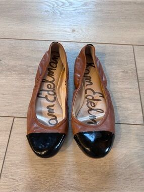 Sam Edelman Tan Brown Leather Ballet Flats Black Patent Cap Toe Slip-On Everyday